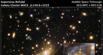 Hubble spots four magnified images of same supernova