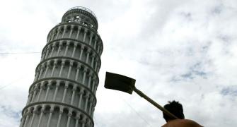 The Leaning Tower moves to China!