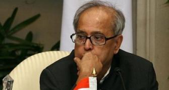 Return of awards a 'spontaneous' form of protest: President Pranab