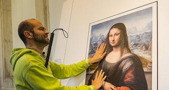 At this museum you can touch the Mona Lisa