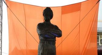 PM Modi unveils Swami Vivekananda's statue in Malaysia