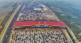 'CAR'MAGGEDON: China's MASSIVE 50-lane traffic jam