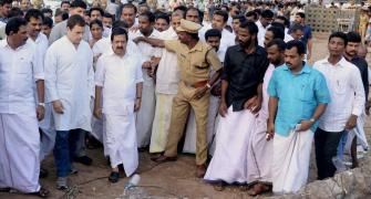 Rahul visits Kollam; lauds Chandy government for swift action
