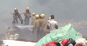 Major fire breaks out in a slum in Delhi, 400 jhuggis gutted