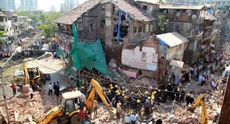 5 killed, 3 injured as building collapses in Mumbai
