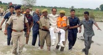 On visit to flood-hit areas, Madhya Pradesh CM gets a 'lift' by cops