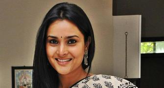 Eggs hurled at actor Ramya's car over 'Pak is not hell' remark