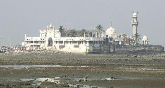 Bombay HC allows women's entry into Haji Ali inner sanctorum