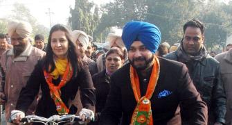 Sidhu to campaign for AAP, wife to contest Punjab polls