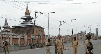 Kashmir: Protestors defy curfew, clash with security forces