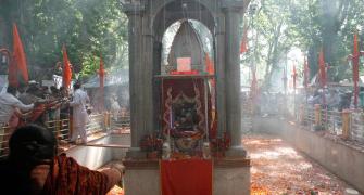 Kashmiri Pandits pay obeisance at Kheer Bhawani temple