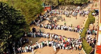 Day 4: Banks open on Sunday; no respite from long queues