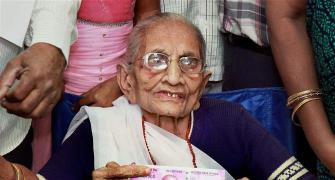 PM's mother stands in bank queue, gets notes exchanged