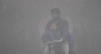 Dense fog cover shrouds Delhi; flights affected