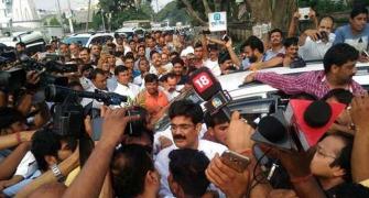 Siwan strongman Shahabuddin walks out of jail to a hero's welcome