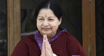 Jaya holds Cauvery review meet at hospital, dictates message for Siddaramaiah