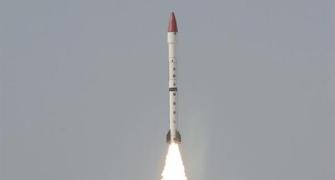 Pakistan tests 2,200 km-range Ababeel missile