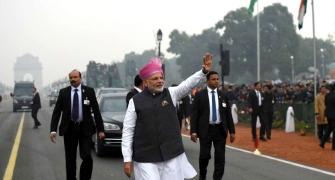 PM Modi breaks protocol again, walks down Rajpath to greet people
