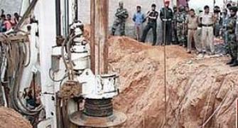 Telangana: 14-month-old girl stuck in borewell dies