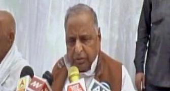 Mulayam defends Akhilesh, says no one responsible for SP's defeat