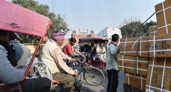 How those who can't afford masks are dealing with Delhi's toxic air