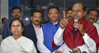After Naveen, KCR meets Mamata to forge non-BJP, non-Cong alliance