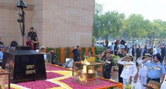 PHOTOS: Nation salutes Kargil heroes on Vijay Diwas