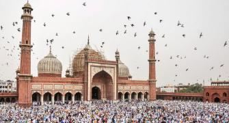 PHOTOS: Eid-ul-Fitr celebrations around the world