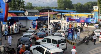 Panic grips Kashmir after govt's Amarnath advisory