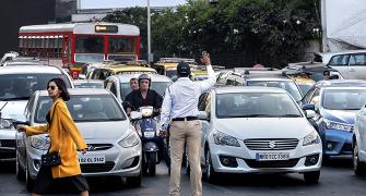 BJP states cut traffic fines; Gadkari defends new law