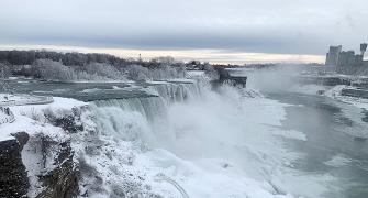 PHOTOS: Niagara Falls freezes into icy wonderland