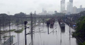 Heavy downpour brings Mumbai to a halt, 28 killed