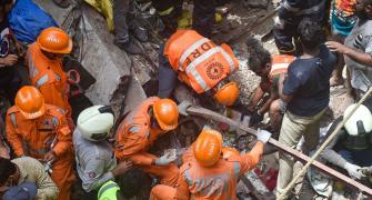11 killed as 100-yr-old building collapses in Mumbai