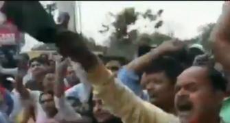 Ravi Shankar Prasad shown black flags by BJP wrokers