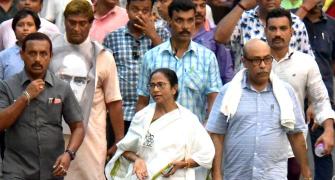 Mamata holds 7-km march to protest roadshow violence
