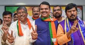 Maha tussle may end soon; BJP leaders to meet Guv
