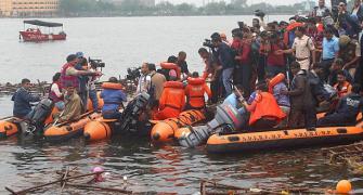 Boats capsize during Ganesh immersion in MP, 11 dead