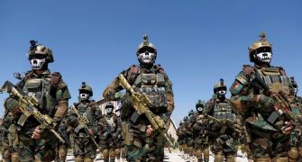 Trump announces troop cuts in Af, Iraq; draws fire