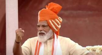 Modi continues 'turban tradition' at I-Day event