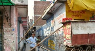 Hindus, Muslims unite to fend off mob in Delhi colony