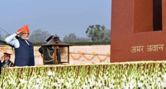 PM pays homage at National War Memorial on R-Day
