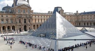 Mona Lisa is back as Louvre reopens after 4 months