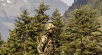 US supplies cold weather clothes to Indian troops