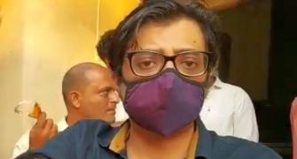 Arnab, wife, son booked for 'assaulting' cops