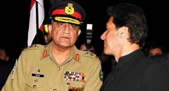 Imran meets Army chief amid looming no-trust vote