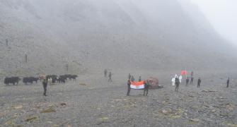 Indian soldiers push back 100 PLA troops in Tawang