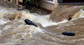 Monsoon fury throws life out of gear in Hyderabad