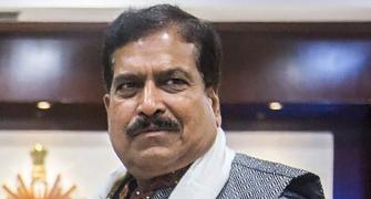 Union minister Suresh Angadi dies of COVID-19
