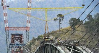 J-K: Arch of world's highest railway bridge completed