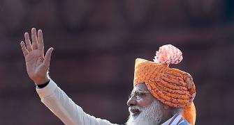 Modi continues turban tradition for I-Day